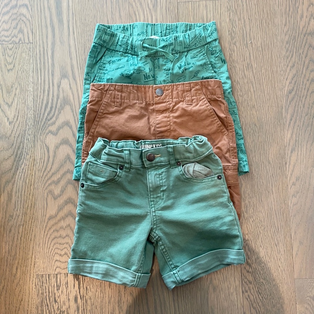 3 pair of shorts. Super cute